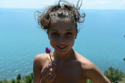 Prachtig uitzicht met mijn naakte vakantievriendinnetje