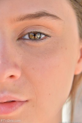 Jonge griet met grote borsten