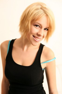 Meid zonder schaamhaar