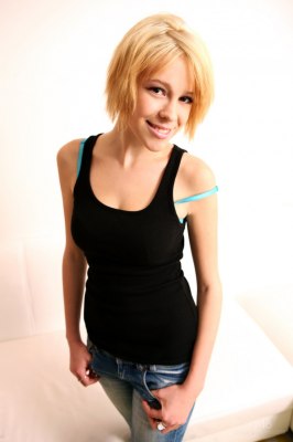 Meid zonder schaamhaar