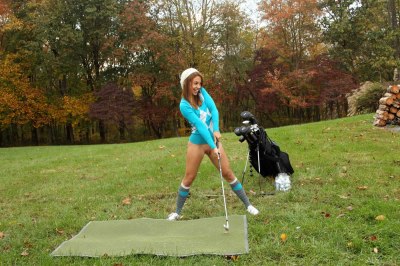 Golven zonder onderbroek onder rokje