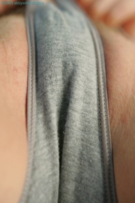 Leuk bloot meisje met krullen