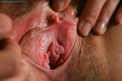 Slank sexy meisje zonder borsten