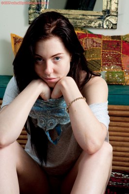 Geschoren gladde uitstekende schaamlippen