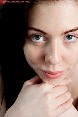 Geschoren gladde uitstekende schaamlippen