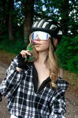 Sportief en sexy meisje naakt