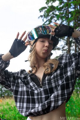 Sportief en sexy meisje naakt