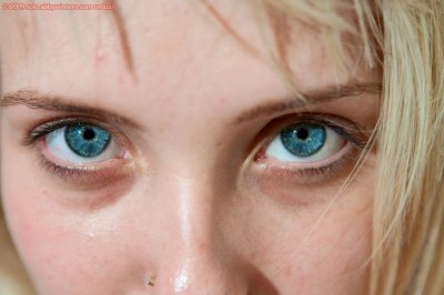 Blond haar blauwe ogen