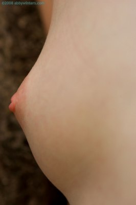 Sexy ongeschoren meisje met veel schaamhaar