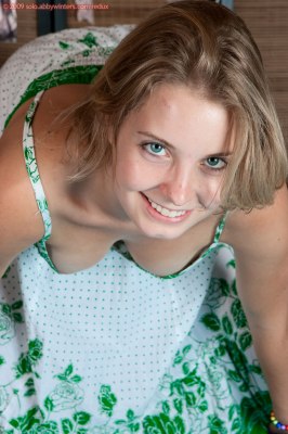 Sexy Kara houdt van haar borsten