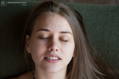 Prachtig mooie Lexi vingert zichzelf