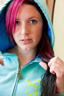 Enorme grote natuurlijke borsten van Angie