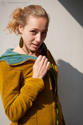 Nederlands amateur meid bloot op haar balkon