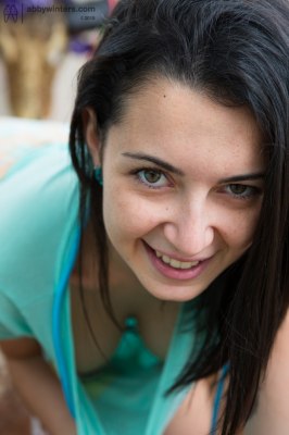 Fantastische volle natuurlijke borsten van Carmen