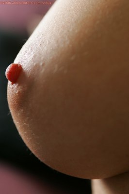 Knappe Emelia heeft een prachtige grote ronde kont