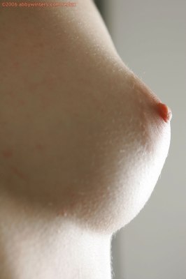 Perfecte slanke meisjeslijf helemaal bloot