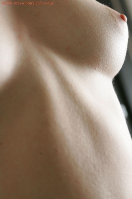 Perfecte slanke meisjeslijf helemaal bloot