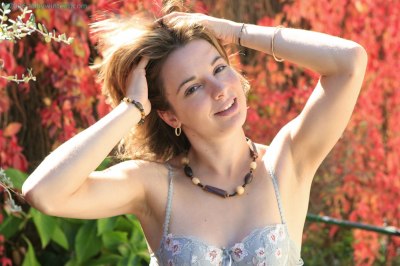 Elegant en net amateur meisje uit Nederland naakt