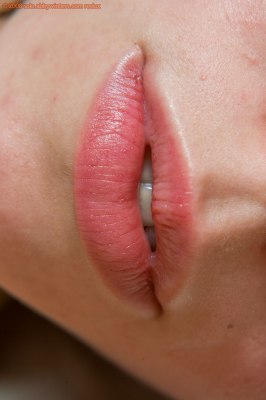 Oriel plaagt je met deze opwindende naaktfoto