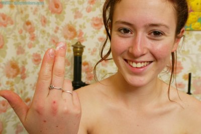 Jeugdige schoonheid van Annabel naaktfoto