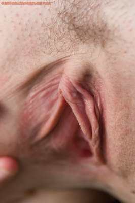 Jonge tienermoeder naakt