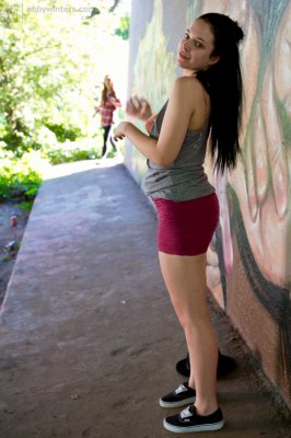 Uitdagend en schaamteloos naakt buiten