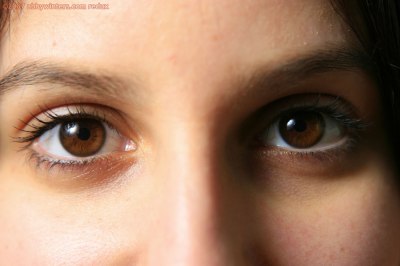 Deukjes of kuiltjes boven billen onderrug vrouw