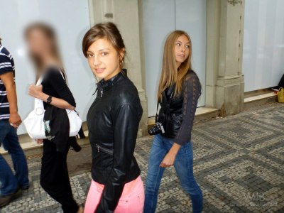 Twee Slavische hartsvriendinnen gaan terug naar hun roots op vakantie