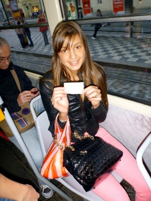 Twee Slavische hartsvriendinnen gaan terug naar hun roots op vakantie